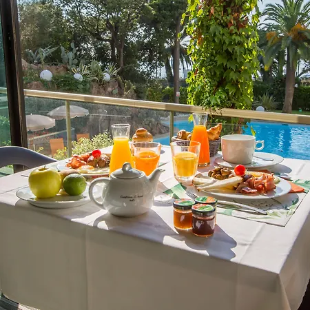 Hotell Radisson Hotel Cannes Seaside 4*