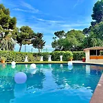 Ξενοδοχείο Luxotel 4*