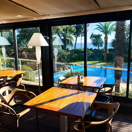 Radisson Seaside