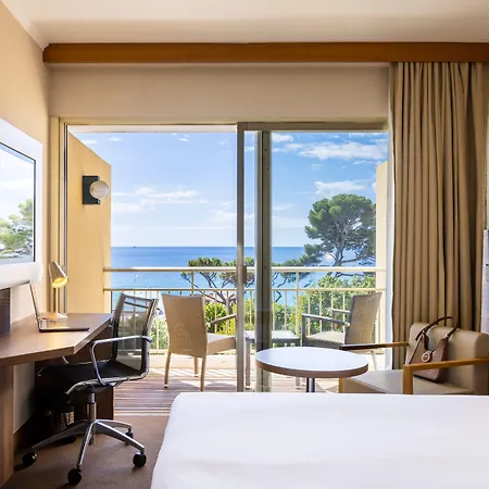 Radisson Hotel Cannes Seaside Hotel 4*