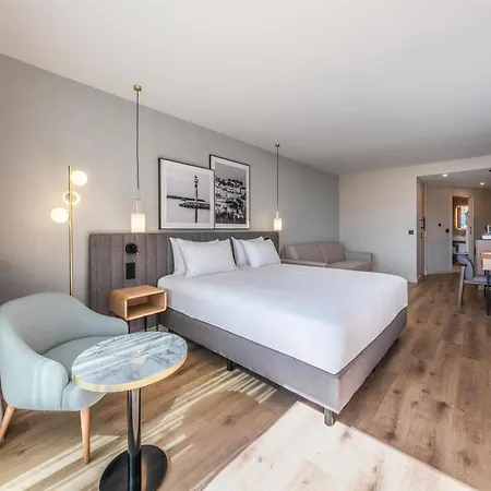 Radisson Seaside Cannes