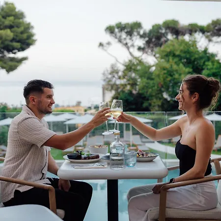 호텔 Radisson Seaside 칸느