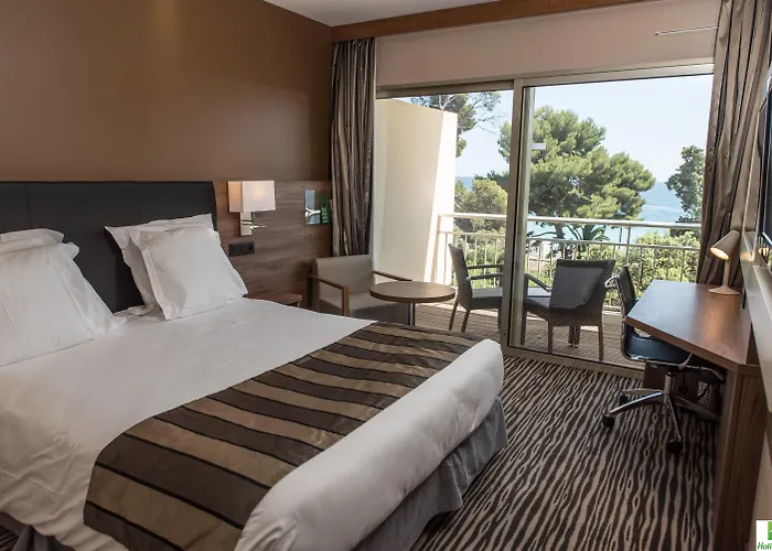 호텔 Luxotel