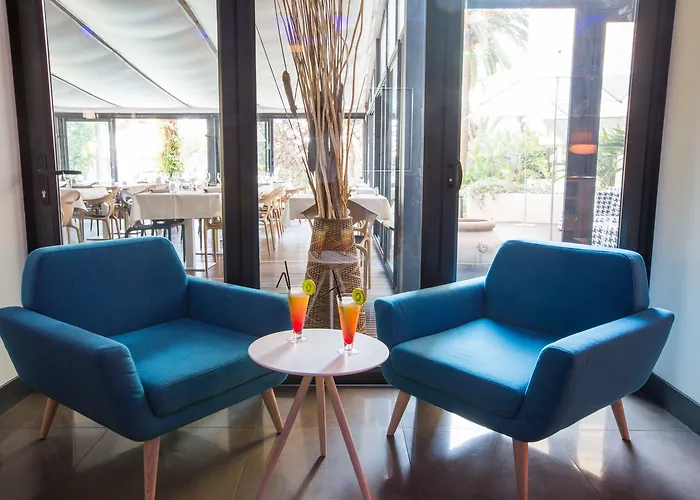 호텔 Luxotel 4*