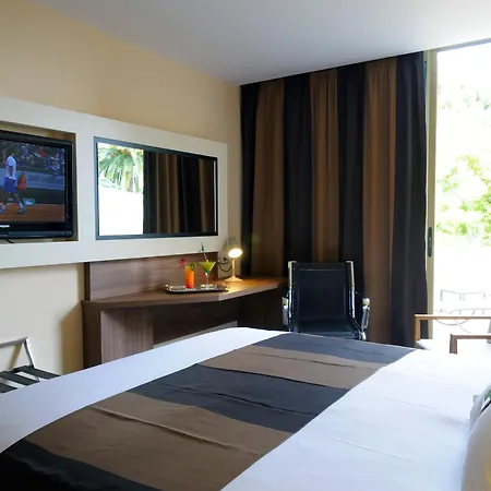 Radisson Hotel Cannes Seaside 4*