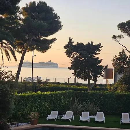 Radisson Hotel Cannes Seaside Szálloda 4*